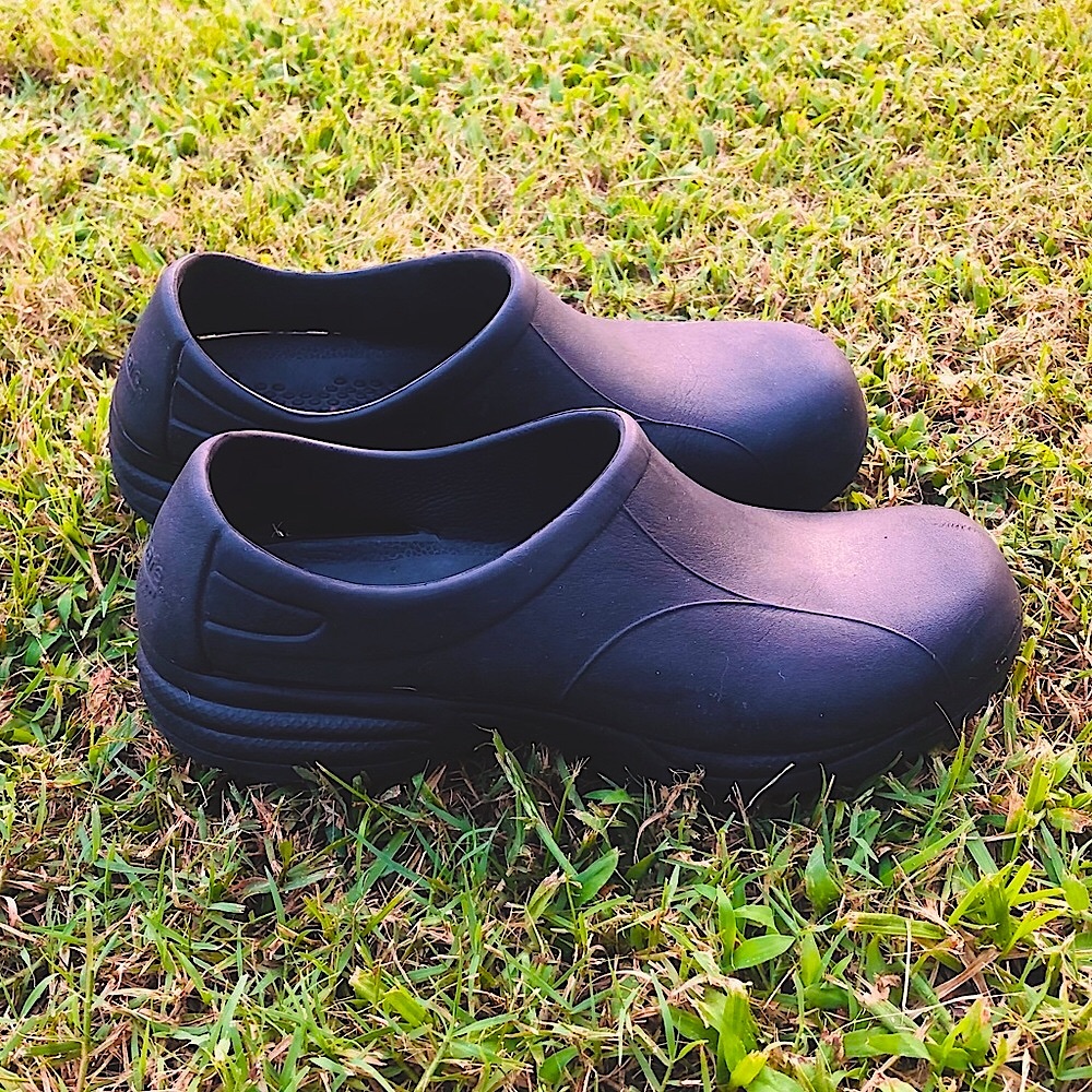 TredSafe slip resistant croc style work shoe black